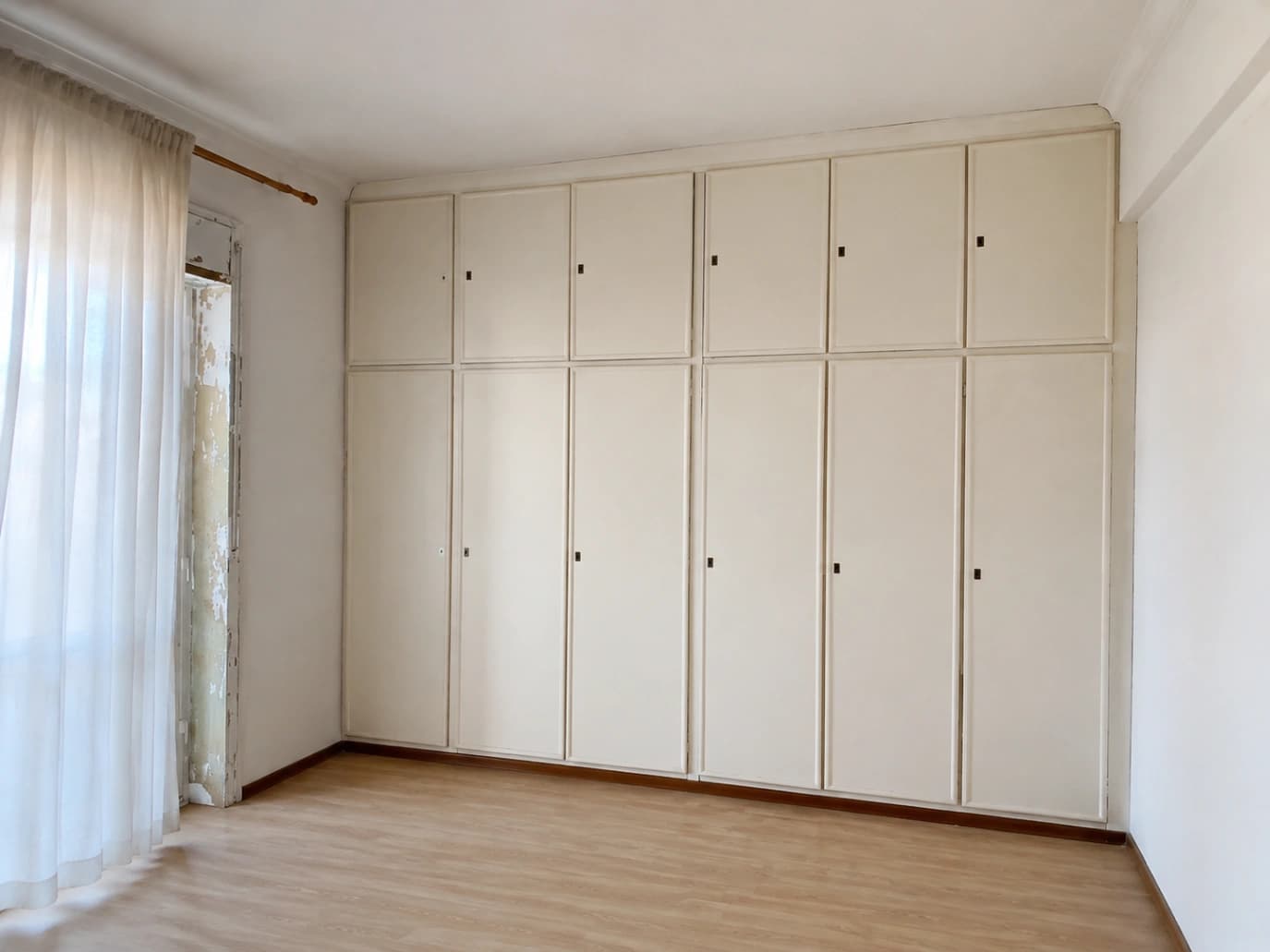 Armadio bianco a muro - Foto 1
