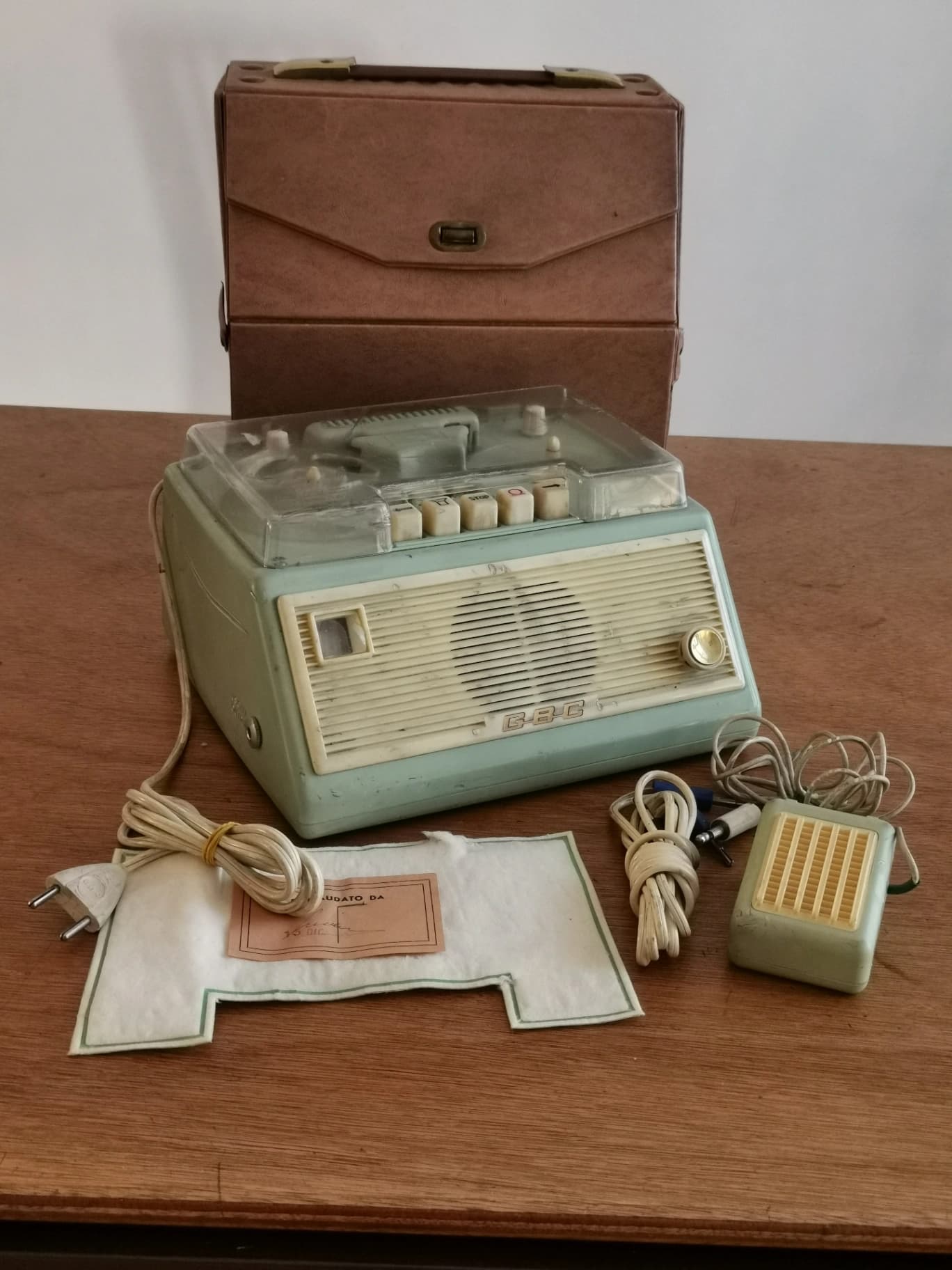 Radio vintage con accessori